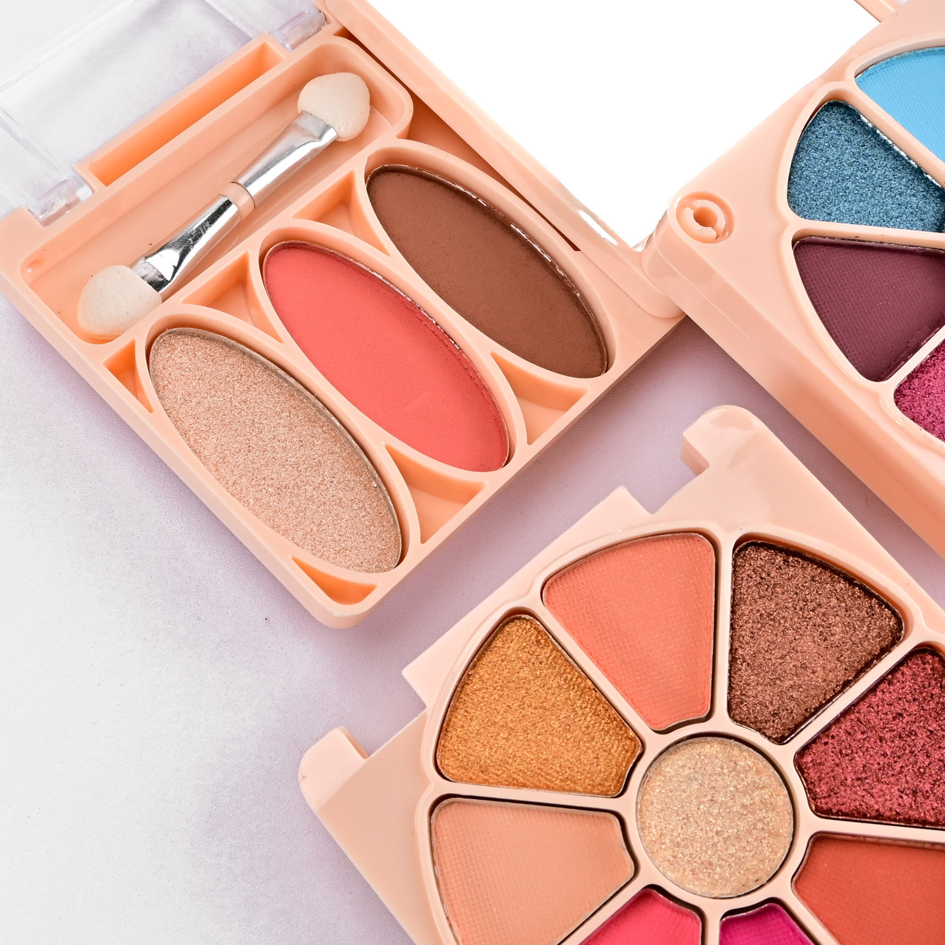MISS YOUNG's new 21-color eyeshadow palette set, cross-border makeup gift set of Eyeshadow, Blush and glitter undefined