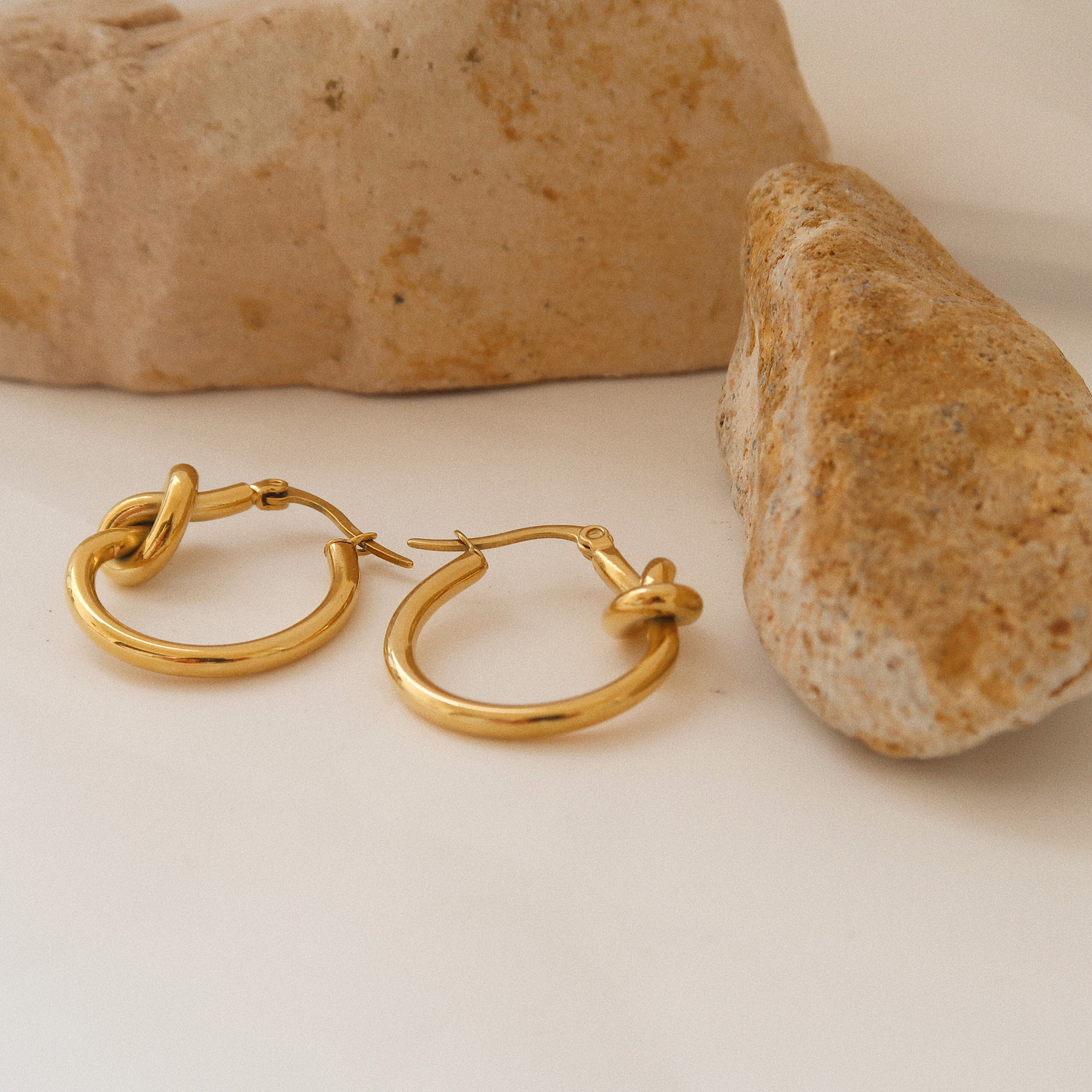 5g Weight Electroplated Gold Plating Process 304 Stainless Steel Ear Needle Material PVD Coated 18K Gold Real Gold Plated Geometric 201 Stainless Steel Retro Waterproof Non Tarnish Hoop Earrings