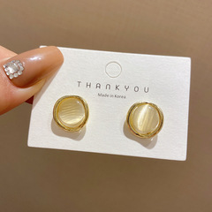 韓国の高級キャッツアイイヤリング、クールなスタイル、シンプルで多用途、レトロなJ、シンプルな気質のイヤリング、女性用イヤリング