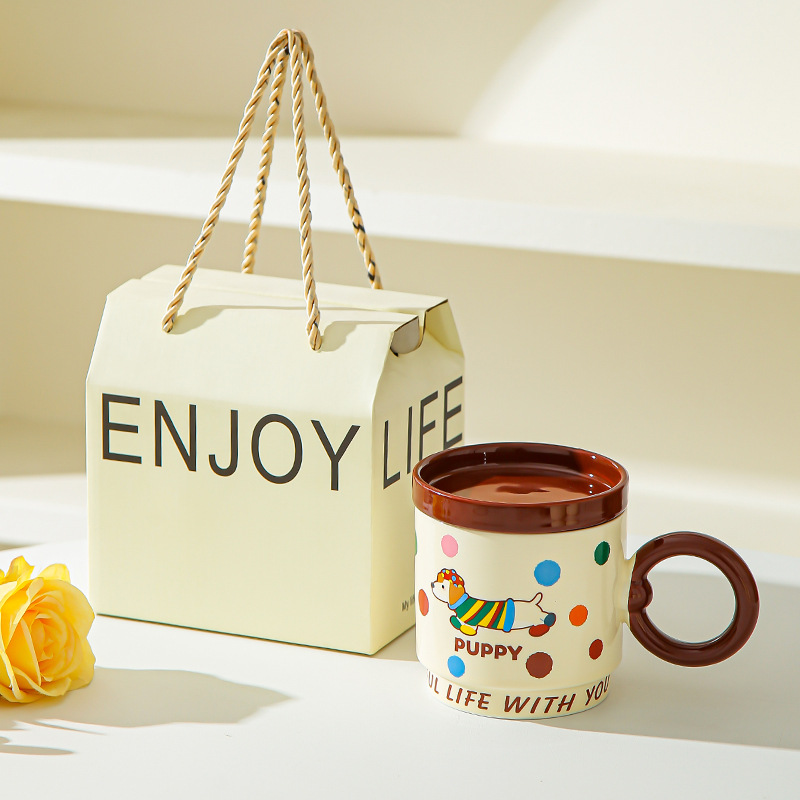 Taza de dibujos animados creativa con tapa de taza de cerámica para parejas de chicas taza de agua acompañante regalo de alto valor facial taza de marca conjunto doméstico