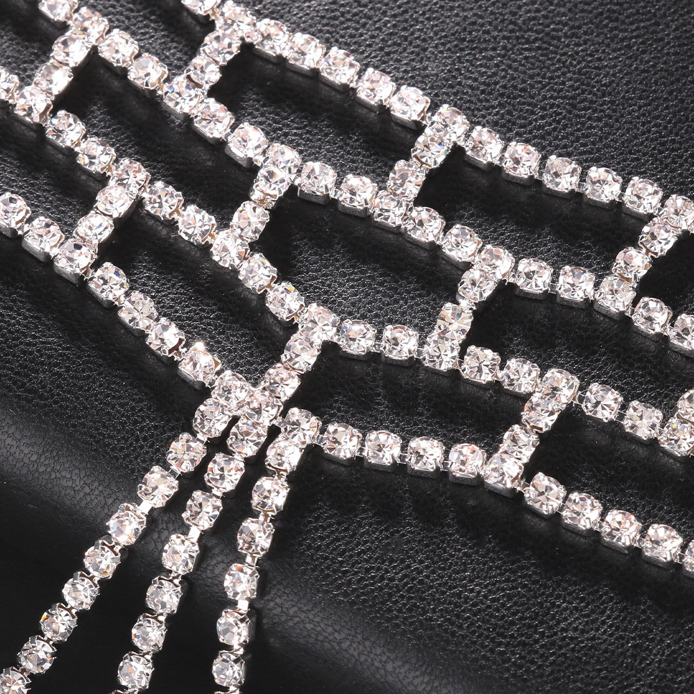 Amazon Venta caliente rhinestone máscara europea y americana exagerada borla Halloween bola máscara exótica accesorios máscara