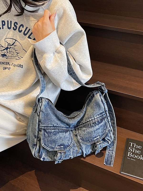 Bolsos de mezclilla de moda de moda retro para mujer Bolsos de hombro de alta calidad de nuevo estilo transfronterizo Bolsos bandolera de todo fósforo de nicho europeo y americano