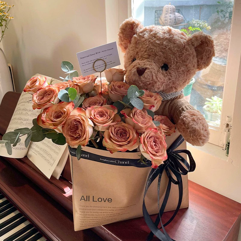 Букет из каштанового ведра медведь капучино рубашка медведь плюшевая игрушка обнимает подругу медведь подарок на день Святого Валентина