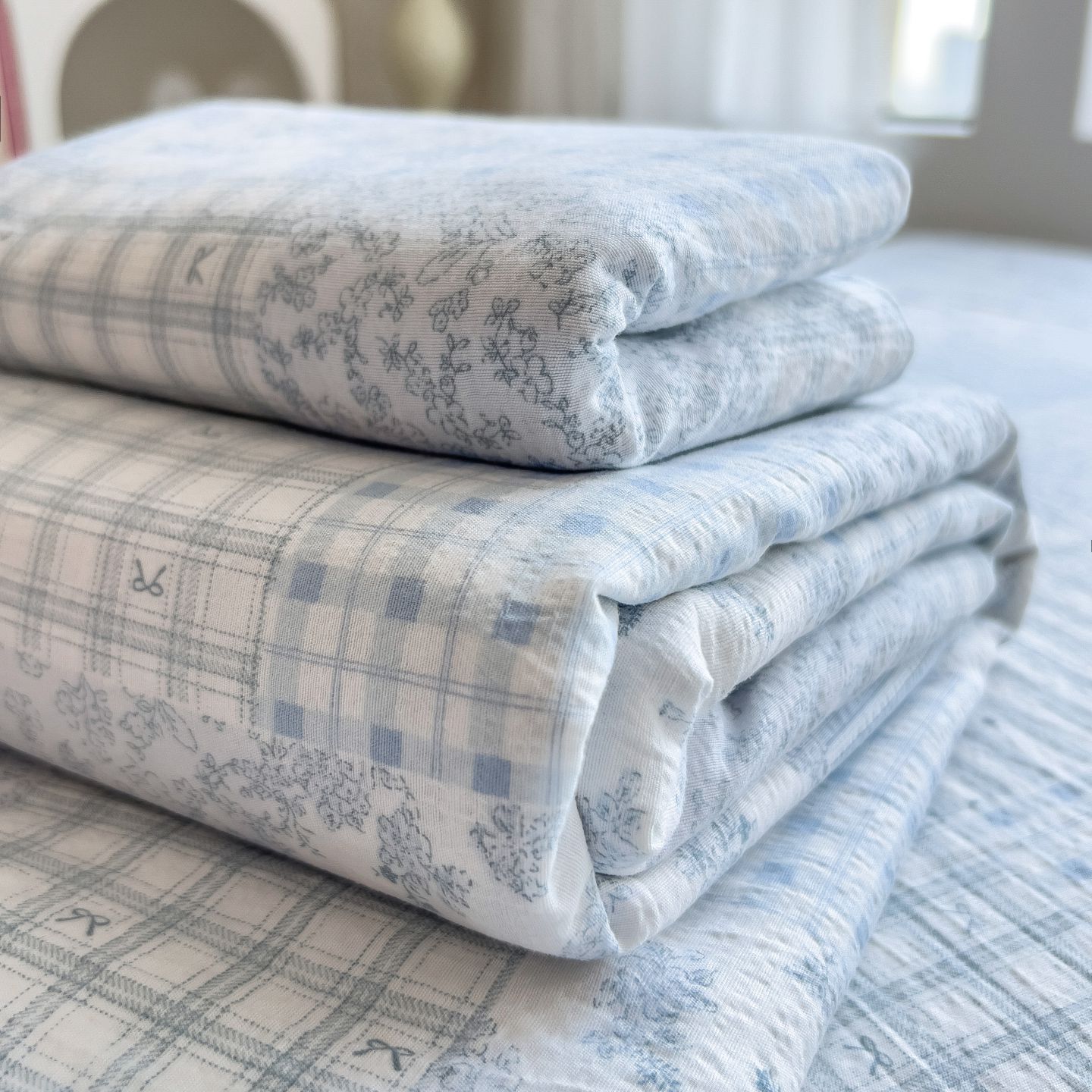 2025 nuevo conjunto de cuatro piezas de cama de doble hilo, sábanas de cama de dormitorio de tres piezas de cama