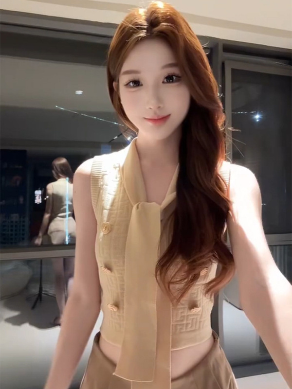 2025巨美v领绑带针织背心上衣女夏季温柔通勤百搭修身短裤套装|undefined