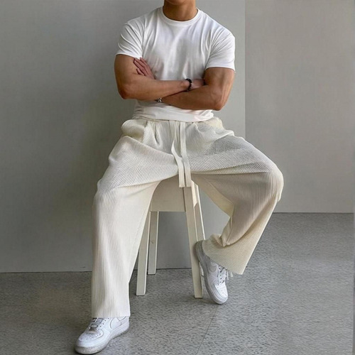 Short-sleeved men's summer simple solid-color slim-fit breathable T-shirt, Korean-style trendy brand fashion black crewneck top that highlights muscles.