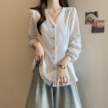 高级感轻奢V领蕾丝衬衫女2025春新款大码胖mm收腰显瘦七分袖上衣