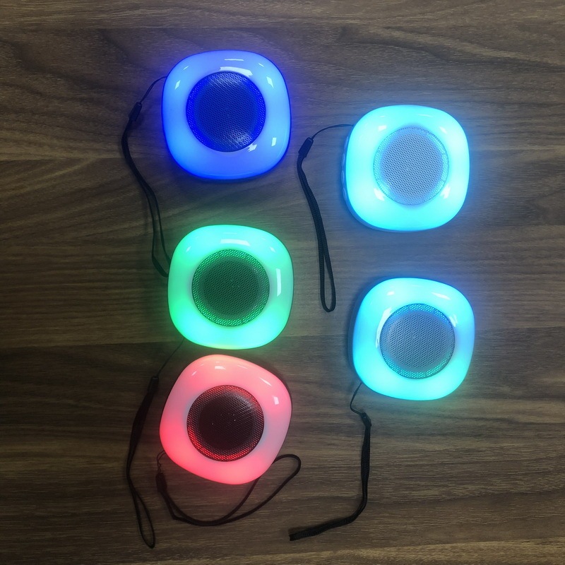 RGB ランニングライトギフト Bluetooth 小型スピーカー 屋外ミニワイヤレスポータブル発光スピーカー RGB 照明効果|undefined