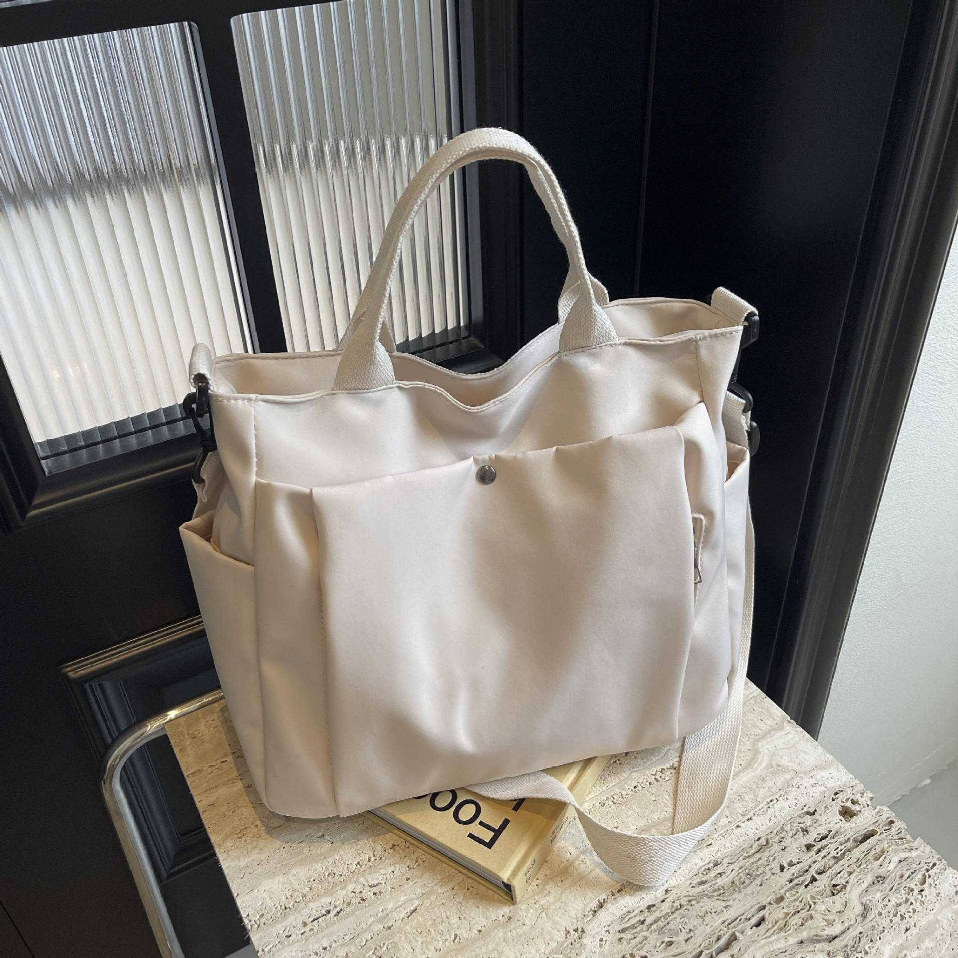 Cross-Border New Lightweight Canvas Handbag For Women, Large Capacity Shoulder Bag, Fashion Commuter Crossbody Bag, Versatile Tote Bag - Thumbnail 4