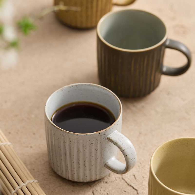 Taza de café de cerámica japonesa a mano, taza de marca retro, simple, hogar, alta calidad, taza de menú de la tarde, taza de pareja exquisita