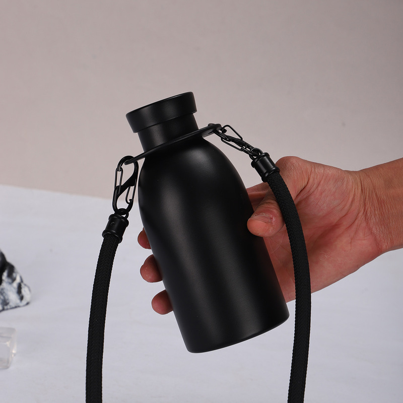 ギフトカスタム304ステンレス製小口瓶純色真空ロープ付き牛乳瓶コーラ瓶運動保温カップ|undefined
