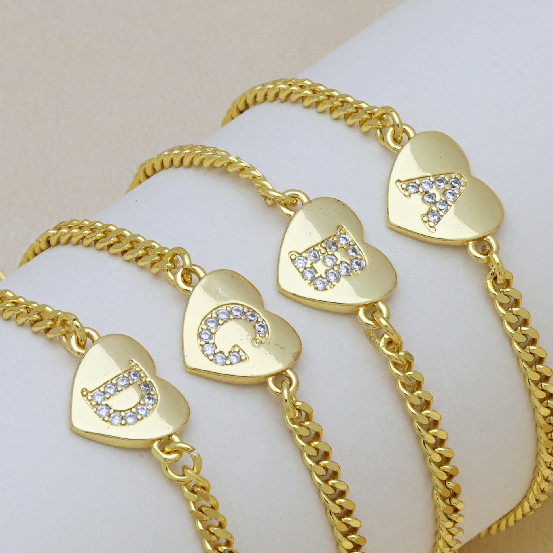8g Weight Copper Pendant Material Zircon Inlay Material Bracelets Classification Copper Chain Material Cuban Link Chain Curb Chain Chain Type 1 Piece Quantity Holiday, Banquet, Selfie Occasion Copper Material Letter, Heart Shape Pattern All Seasons Season Women's Gender Inlay Design Casual, Elegant, Lady Style Wholesale Jewelry Casual Elegant Lady Letter Heart Shape Copper Zircon Inlay Bracelets Cuban Link Chain Curb Chain 无