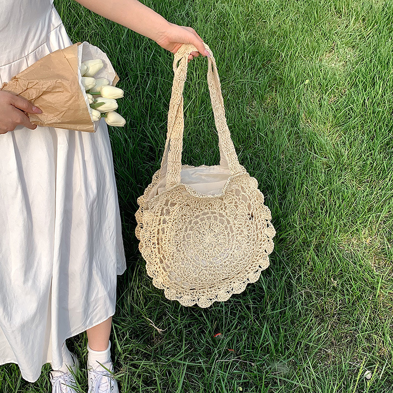 Versione coreana tessuta 2024 nuovo rotondo alla moda corda di carta uncinetto erba borsa tessuta borsa da spiaggia per le vacanze per il tempo libero borsa da donna tessuta_voghion.com