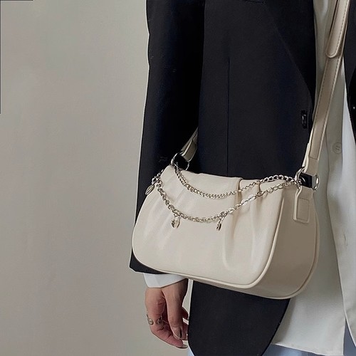 Niche design bag for women, pleated personalized cloud bag, handbag, simple and versatile, fashionable zipper chain armpit bag