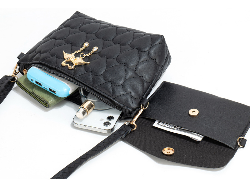 Women's Small Pu Leather Swan Heart Shape Streetwear Square Zipper Crossbody Bag display picture 1