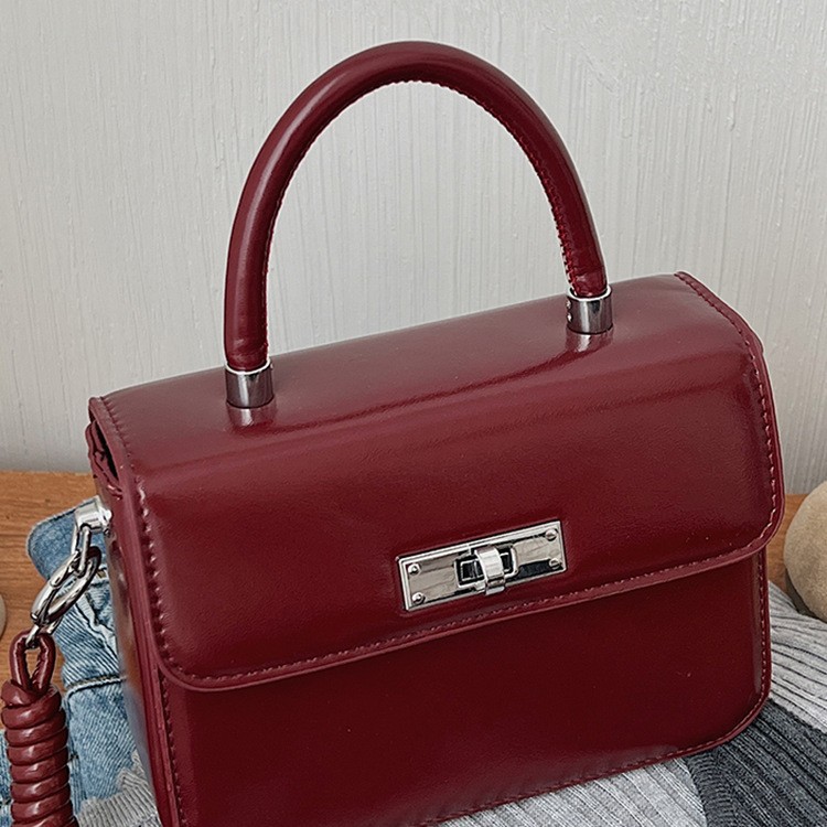 Bolsa de alto valor para mujeres 2026 primavera nuevo retro bolso de mochila diario estilo extranjero bolso de mano casual