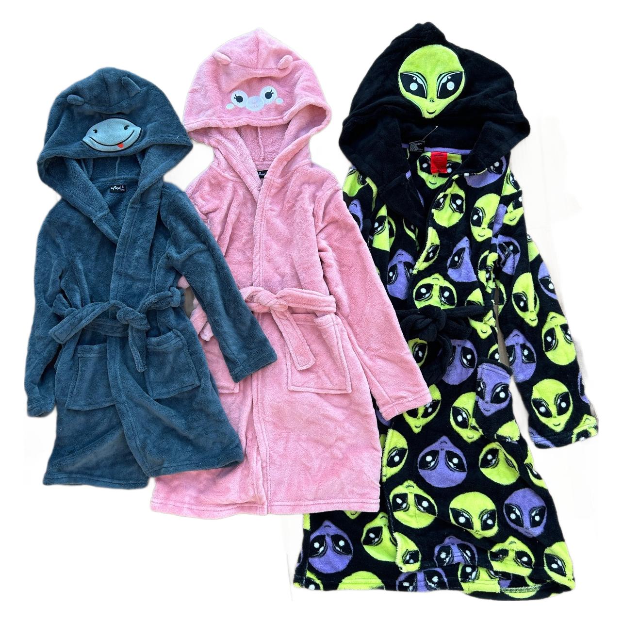 24 nuevos modelos de otoño e invierno exportados al sudeste asiático, Europa y América, bata de baño de lana de coral única, pijamas de dibujos animados para niños grandes, servicio a domicilio