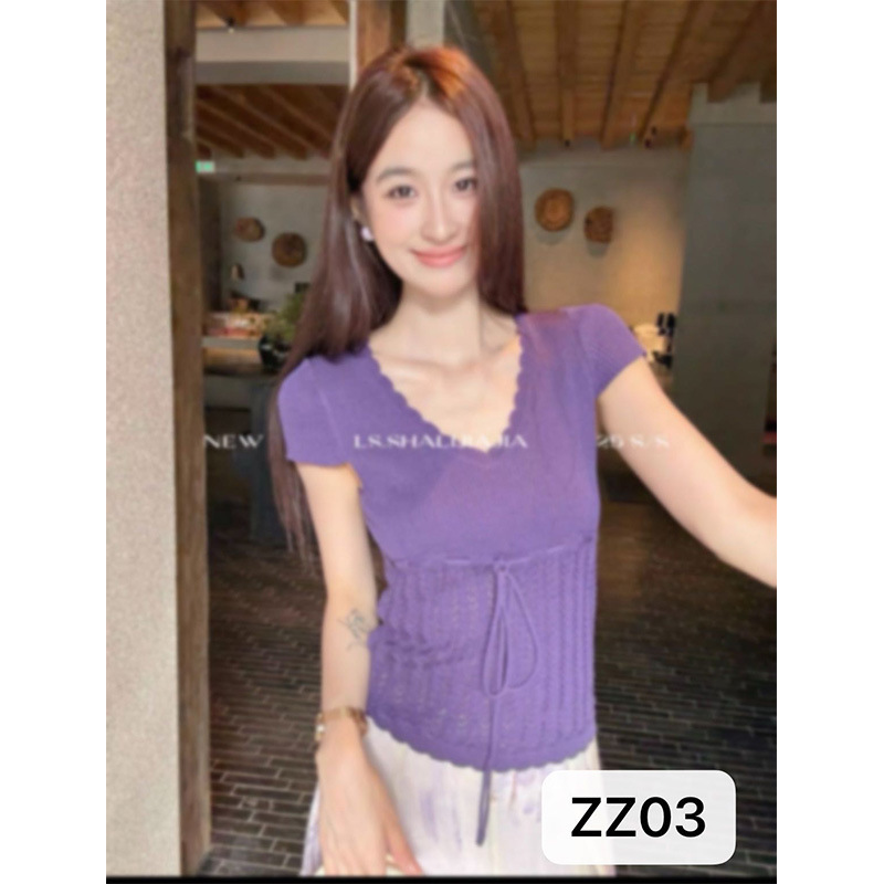 夏の女性のニット通気性半袖Tシャツは、スリムなウエスト、ファッショナブルな女性、甘くてかわいい気質、そして高級感を示しています。|undefined