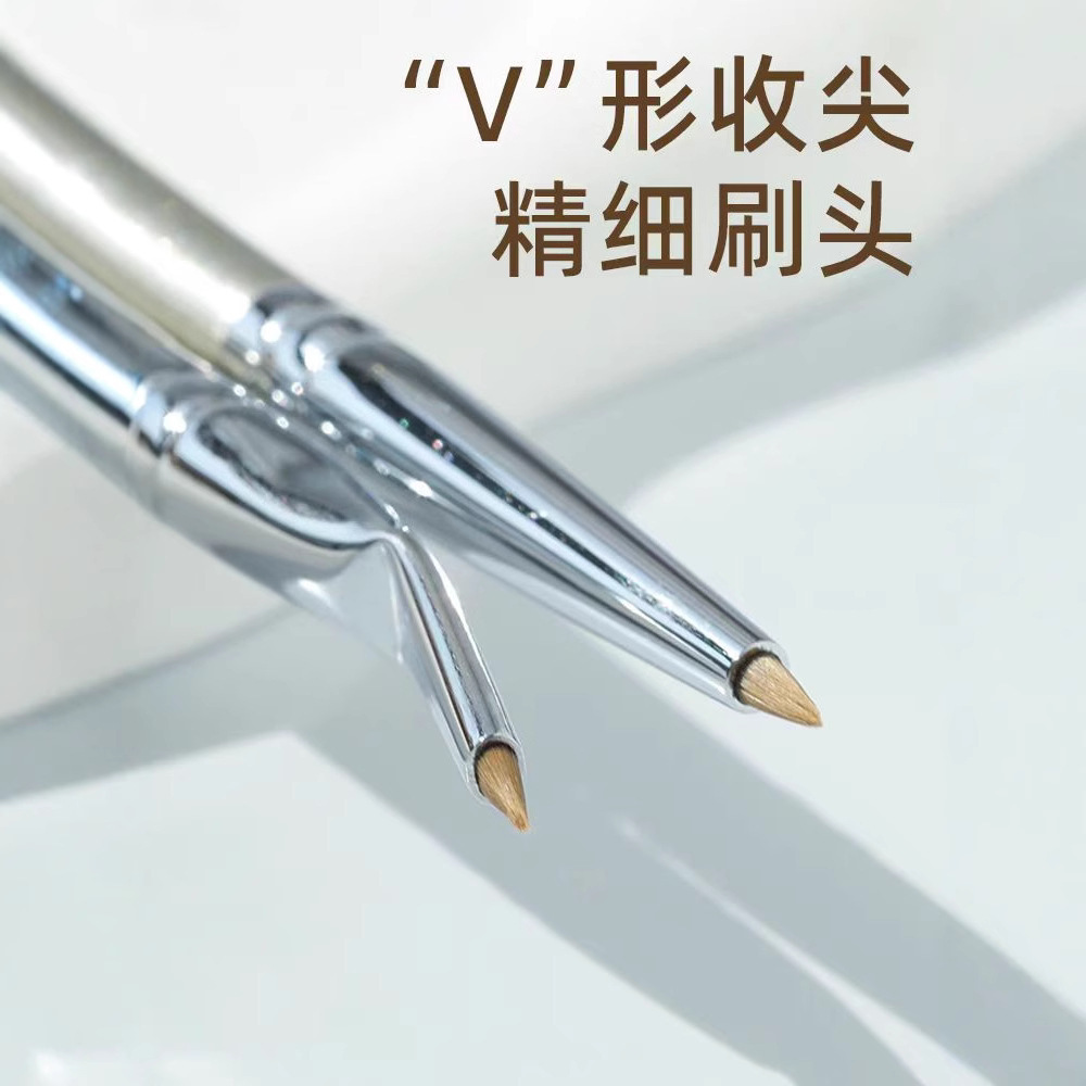 Guo Xiaotuan el mismo estilo, pincel delineador de ojos plegable, pintura fina, párpados de gusano de seda acostados hasta el surco lagrimal, detalles de los ojos, cepillo especial para maquillaje