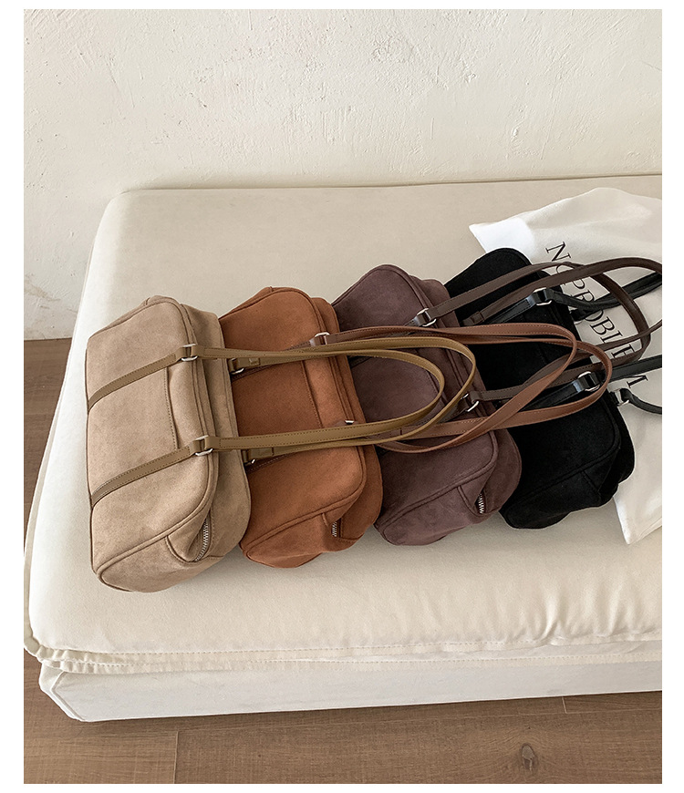 2024 suede autumn edition versatile shoulder bag, women's high-end sense, large capacity commuting plush bag_voghion.com