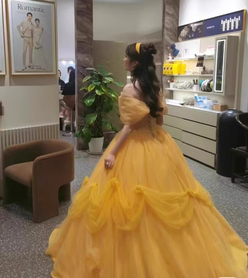 Abito da sera giallo per cerimonie e performance artistiche_voghion.com