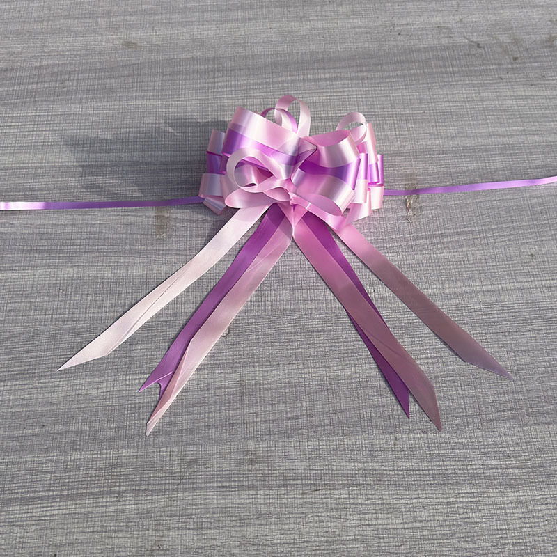 Navidad, víspera de Navidad, manzanas, manzanas, embalaje de regalos de boda, arco de boda, flores de mano, decoración del coche de boda