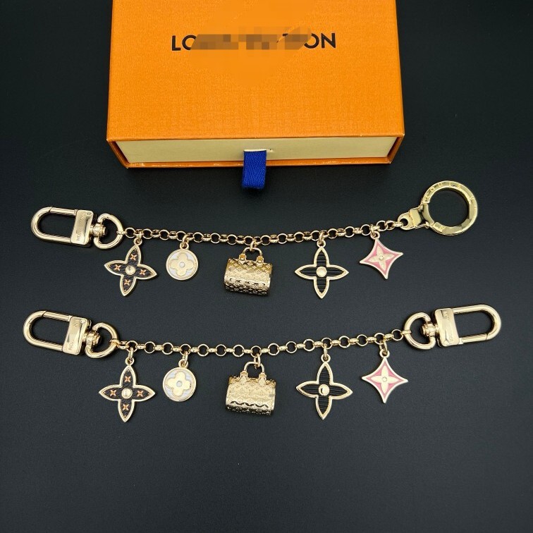 V Brand M00382 Louis Vuitton Keychain Pendant, Gold Chain, Four-Leaf Clover, Star, Monogram Bag
