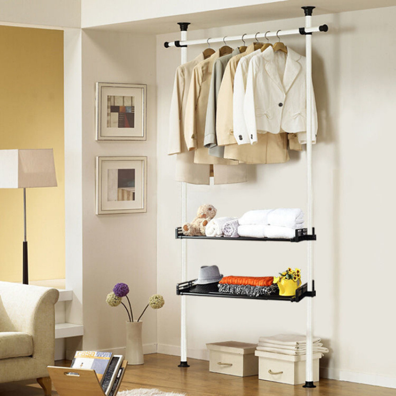 Два вертикальных, один горизонтальный и два поддона.