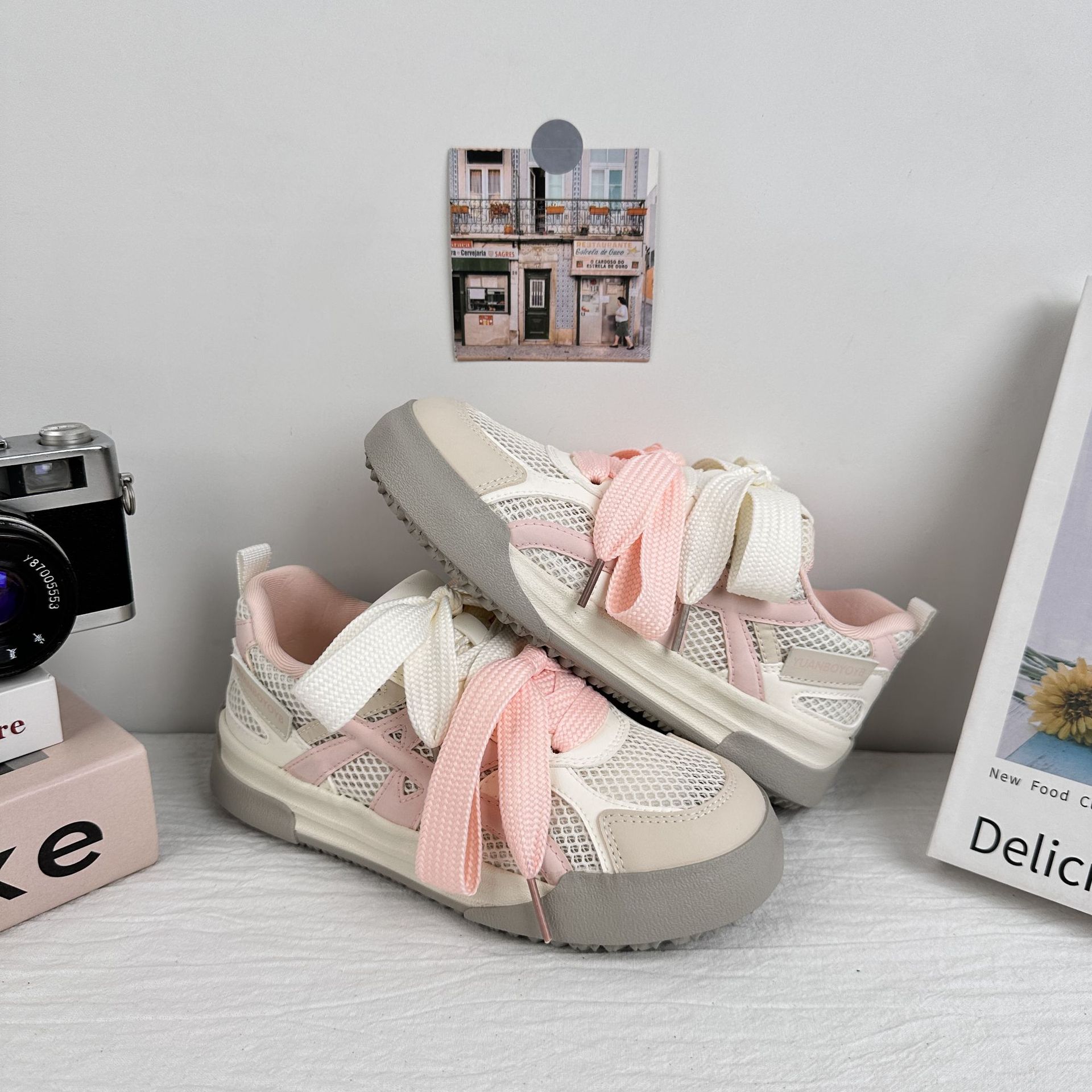 Yuanbo Xiaozhong zapatos de entrenamiento alemán transpirables para mujer 2025 verano nuevo estilo malla deportes ocio todo fósforo zapatillas de deporte chic