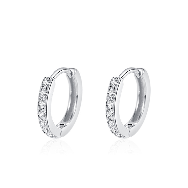 Pendientes de diamantes simples de plata de ley S925, diseño de nicho de alta gama, hermosos pendientes, colección de botones de oreja de estilo nuevo de verano