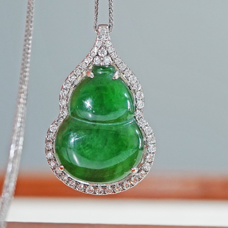 Platinum PT950 Cultivation Diamonds Set Full bore Emerald gourd Pendant clavicle moral Fluke