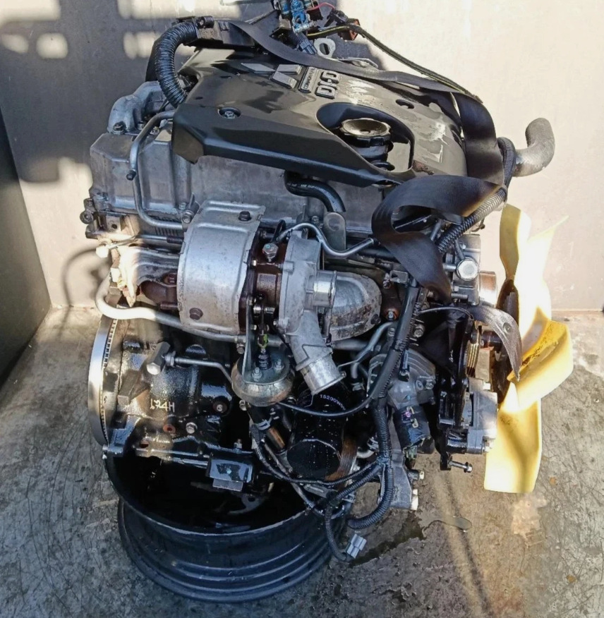 TRITON L200 MN Engine 2.5L turbo diesel 4D56 4-CYLINDER used Mitsubishi