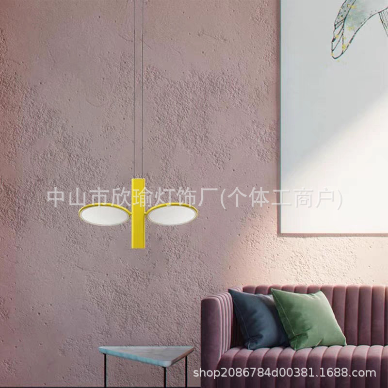 Habitación modelo Lectura Junto al sofá Tienda de ropa Candelabro de ventana ajustable Diseñador italiano Dormitorio Candelabro de noche