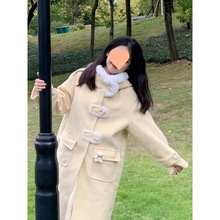奶黄色羊羔毛牛角扣毛呢外套女2025秋冬新款小个子中长款呢子大衣