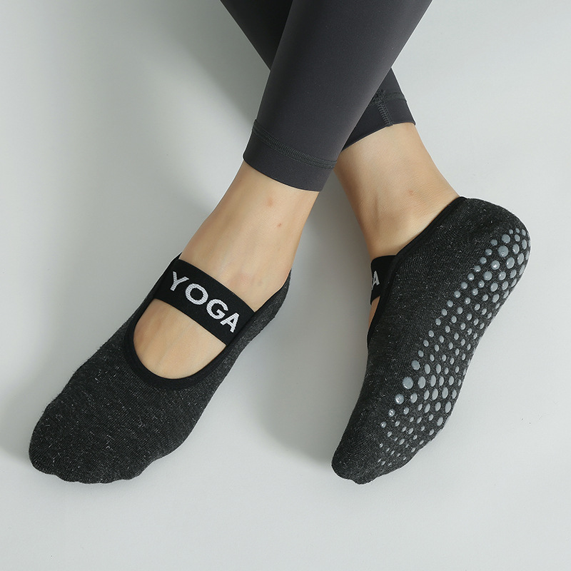 Non-slip dancing sports socks for yoga for gym
