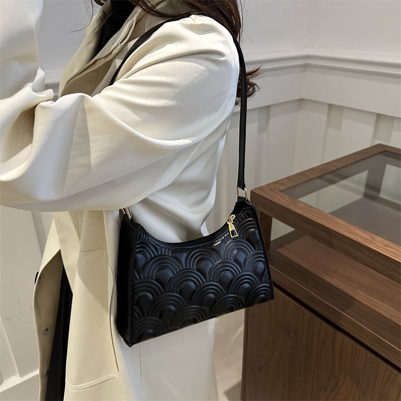 Bolsas axilales de alto nivel 2024 otoño y invierno nuevos versátiles este año popular temperamento coreano bolsas de color sólido