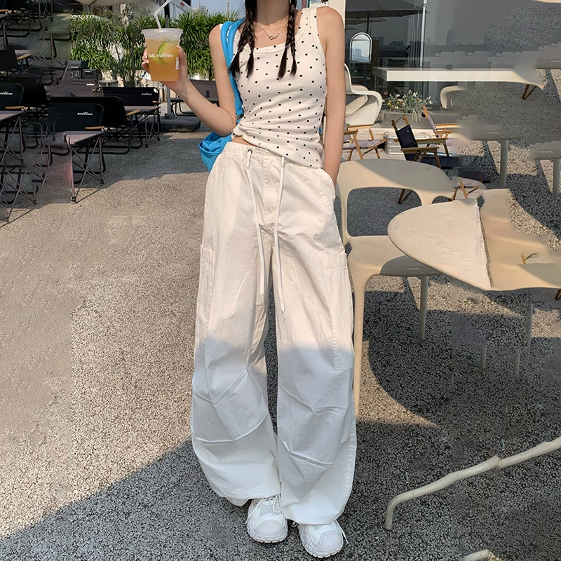 Белые женские брюки-карго, летний тонкий стиль 2024, новый американский стиль, непринужденный свободный крой, утягивающие прямые повседневные брюки с широкими штанинами.