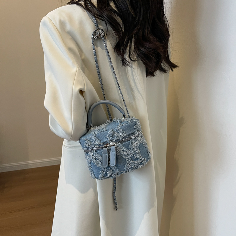 Bolso de mano con borlas de diseño exclusivo, bolso cuadrado pequeño para mujer, modelo nuevo 2024, bolso bandolera con cadena, diseño de cadena image 4
