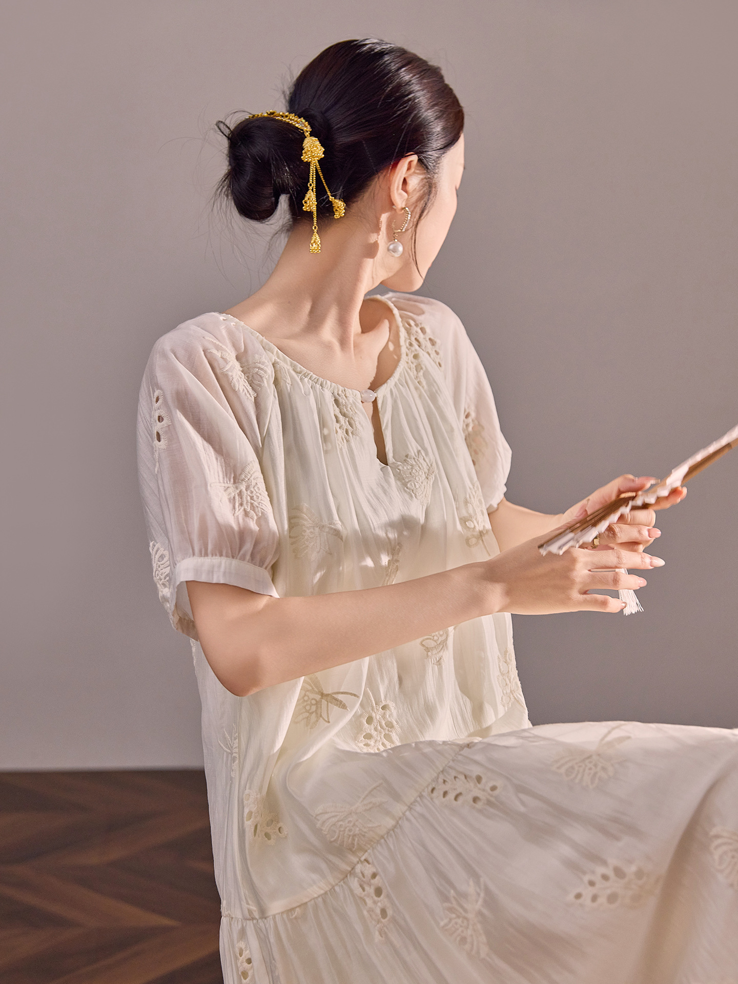Váy maxi dáng rộng phong cách Trung Hoa mới cao cấp mùa hè chất Tencel cho người dáng nhỏ — Màu trắng nhạt