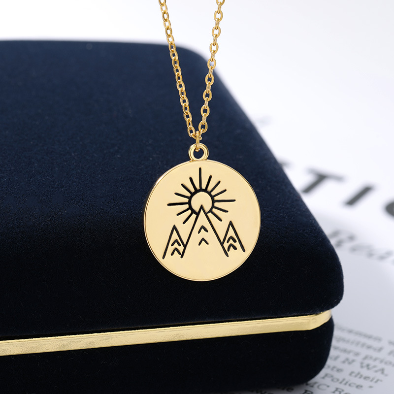 New Simple Sunrise Round Pendant Stainless Steel Necklace display picture 3