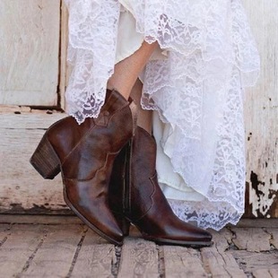 Fall/Winter 2021 New Women's Shoes Pointed Toe Foreign Trade Mid-heel 40-43 Large Size Knight Boots Side Zipper Short Boots for Women