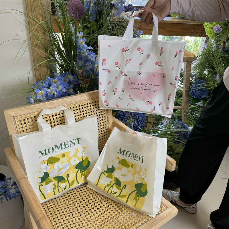 Flower plastic clothing gift women's clothing store with handbag packaging shopping shoe box hand carry wholesale cheap Flower plastic clothing gift women's clothing store with handbag packaging shopping shoe box hand carry wholesale cheap