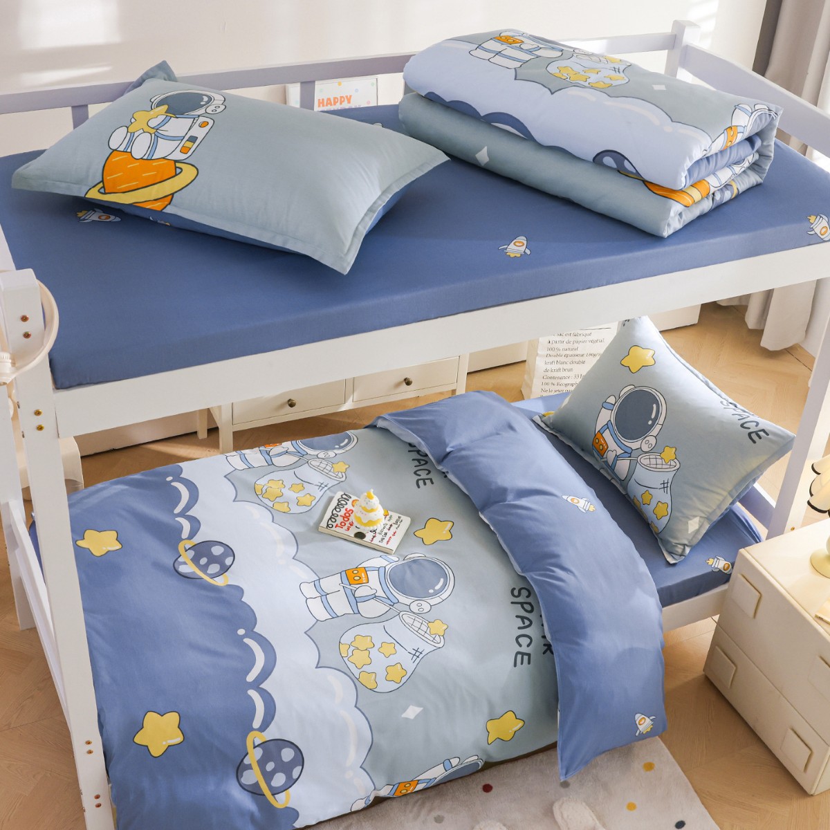 Dormitorio de estudiantes algodón de tres piezas de ropa de cama de algodón sábanas de cama de cama de cuatro piezas de colchón único conjunto de seis