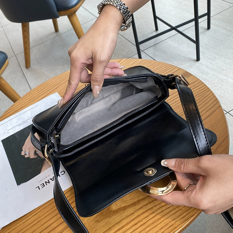 Retro one-shoulder bag, burgundy handheld underarm bag, shoulder bag, 2023, Korean style