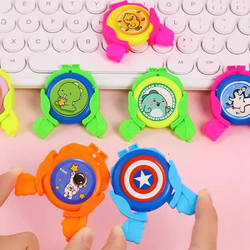 Mini dibujos animados lanzamiento Frisbee juguetes pequeños para intercambiar regalos premios jardín de infantes pequeños regalos juguetes para niños pequeños platillos voladores