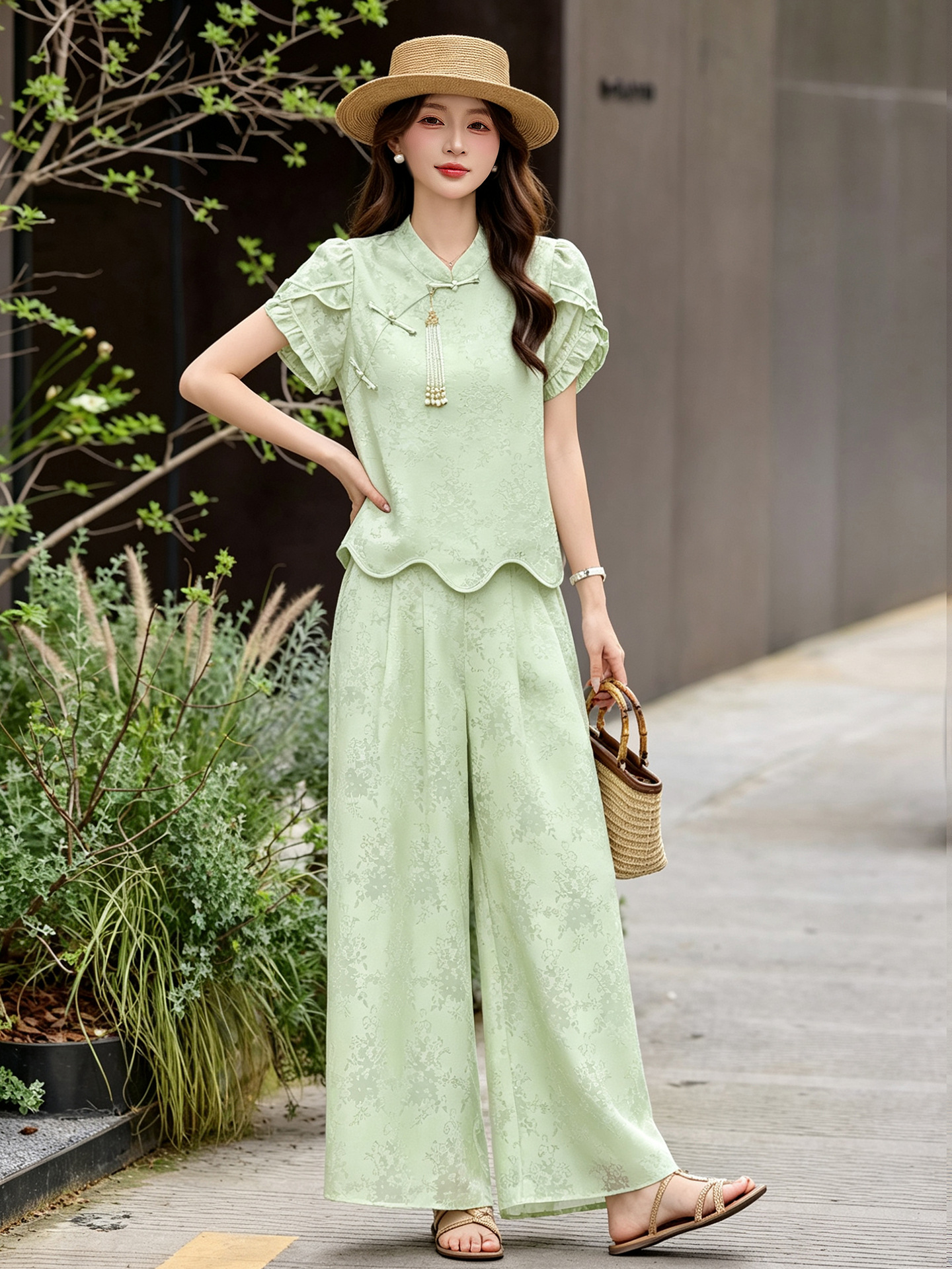 Bộ áo sơ mi họa tiết jacquard kết hợp quần ống rộng cạp thun hai mảnh thời trang — Vàng kem, xanh lá cây