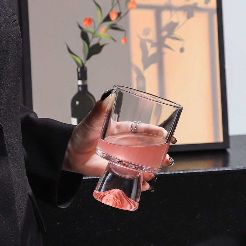 Taza de vidrio de montaña rosa Taza de agua Sensación avanzada Taza de bebida creativa de nicho Taza de café Taza de cono Taza de vino