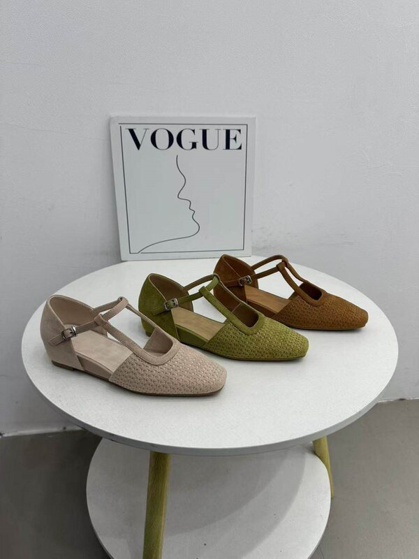 Aotian 2026 Summer New Style Stunning Woven Closed-Toe Sandals for Women, Suitable for Dresses, Retro Single-Strap Chunky Heel Hollow-Out Shoes