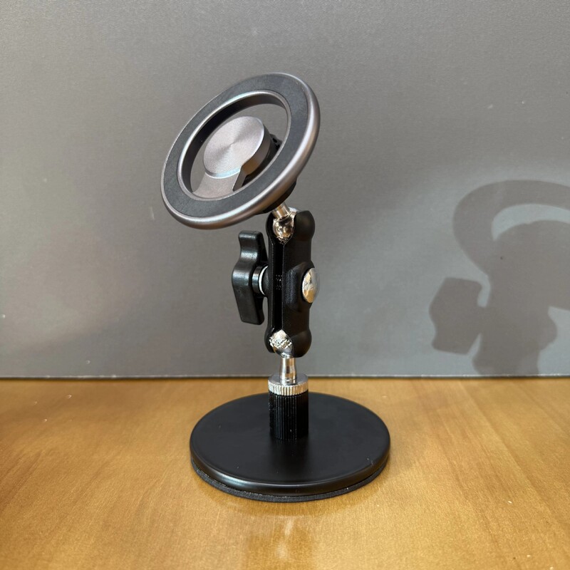 Metal Desktop Disc Mobile Phone Holder Lazy Stand 360 Pea Pod Desktop Live Broadcast Aluminum Alloy Magnetic Holder Metal Desktop Disc Mobile Phone Holder Lazy Stand 360 Pea Pod Desktop Live Broadcast Aluminum Alloy Magnetic Holder