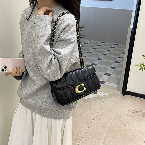 Diamond-pattern niche baguette underarm bag, 2026 autumn new model, light luxury stylish chain retro women's shoulder crossbody bag